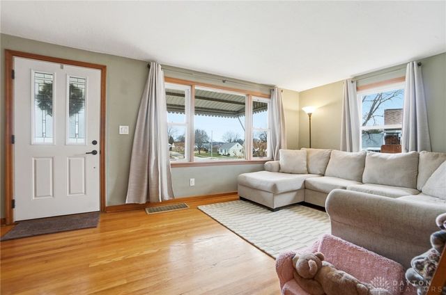 1512 Amherst Road, Springfield, OH 45504