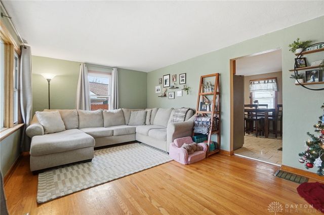 1512 Amherst Road, Springfield, OH 45504