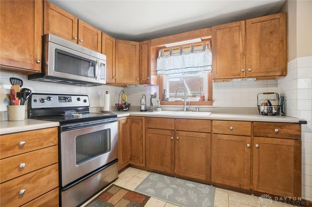 1512 Amherst Road, Springfield, OH 45504