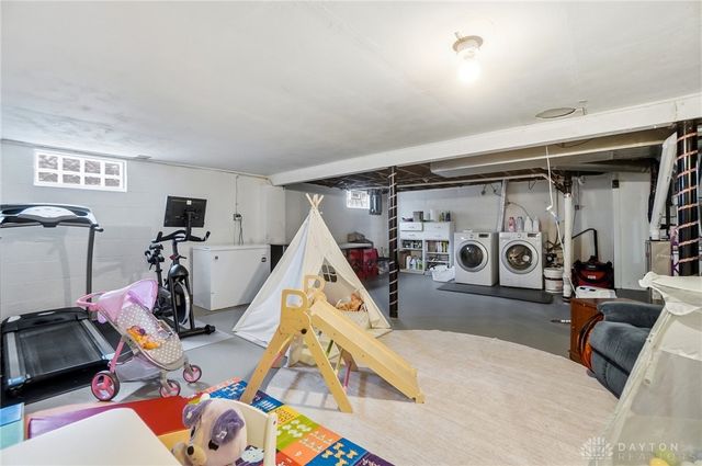 1512 Amherst Road, Springfield, OH 45504