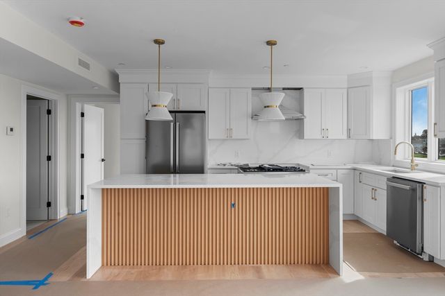 595 Broadway 101, Somerville, MA 02145