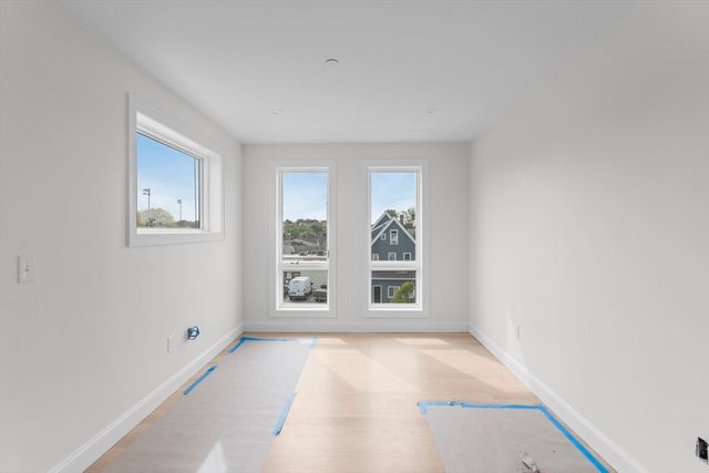 595 Broadway 101, Somerville, MA 02145