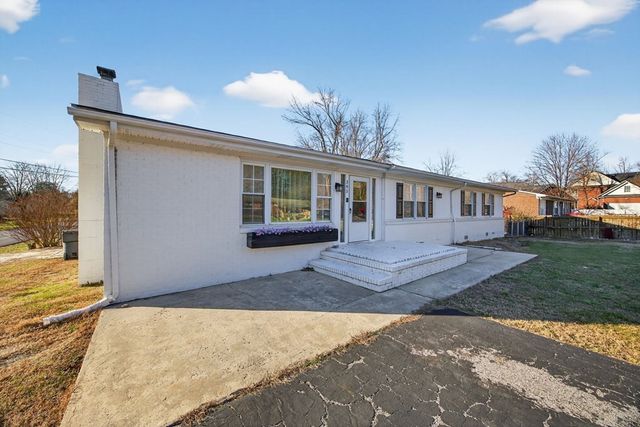 385 Campbell Dr, Cookeville, TN 38501