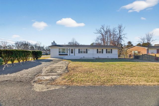 385 Campbell Dr, Cookeville, TN 38501