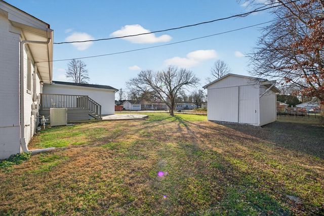 385 Campbell Dr, Cookeville, TN 38501