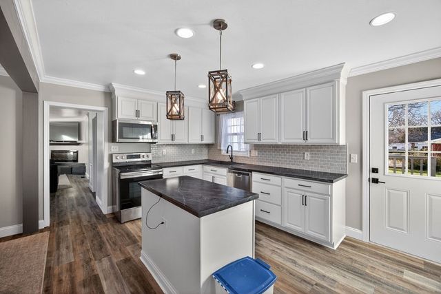 385 Campbell Dr, Cookeville, TN 38501