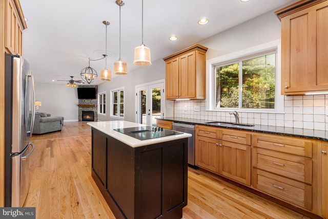 6 GLENCARRON CT, Dillsburg, PA 17019