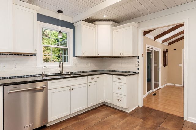 12002 SOUTH GATE, Roscoe, IL 61073