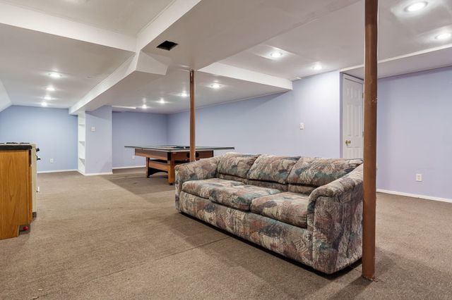 12002 SOUTH GATE, Roscoe, IL 61073