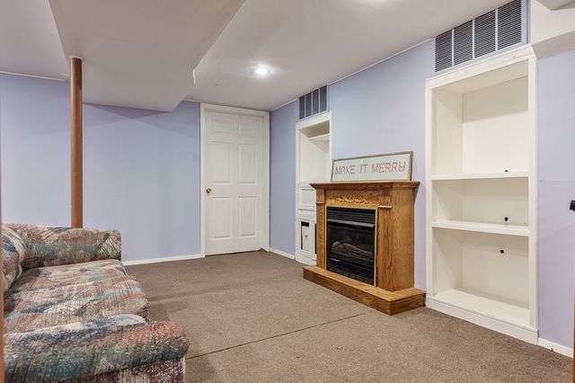 12002 SOUTH GATE, Roscoe, IL 61073