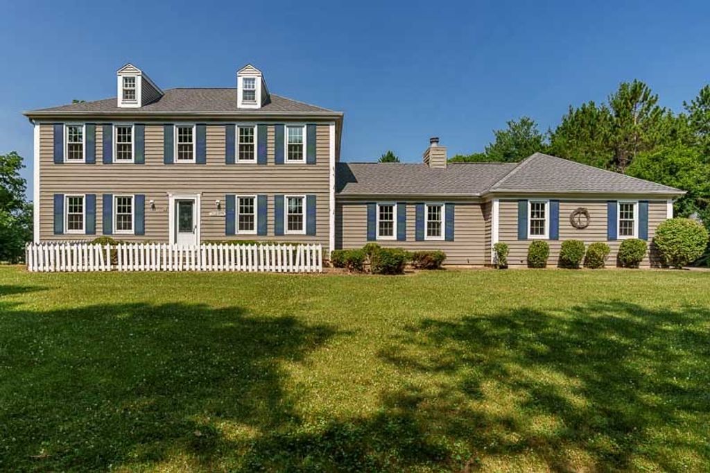 12002 SOUTH GATE, Roscoe, IL 61073