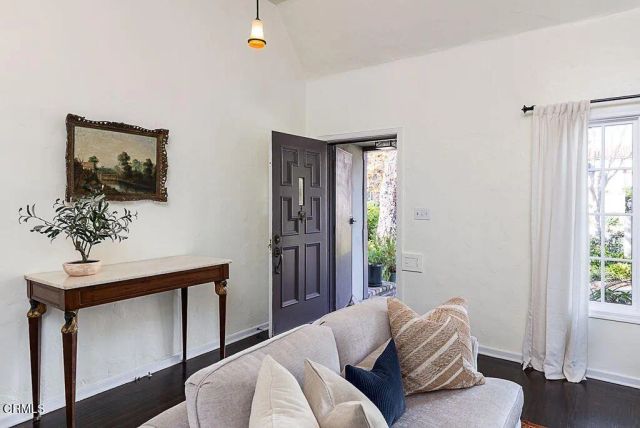 3364 Yorkshire Road, Pasadena, CA 91107