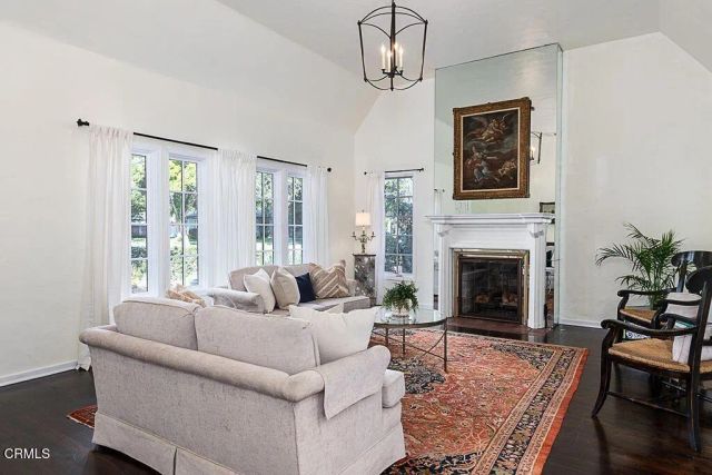 3364 Yorkshire Road, Pasadena, CA 91107