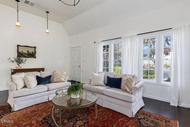 3364 Yorkshire Road, Pasadena, CA 91107