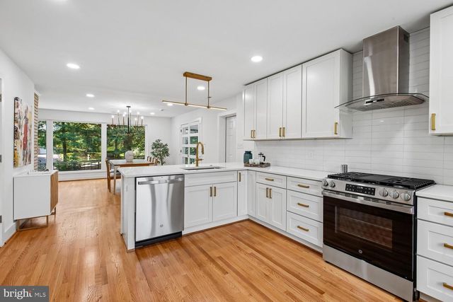 6533 COPA CT, Falls Church, VA 22044