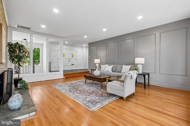 6533 COPA CT, Falls Church, VA 22044