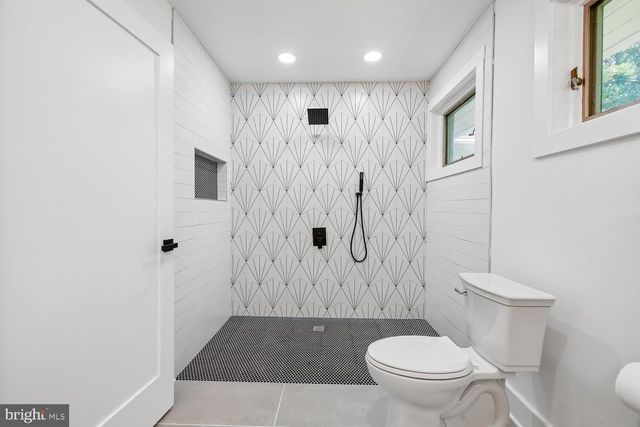 6533 COPA CT, Falls Church, VA 22044
