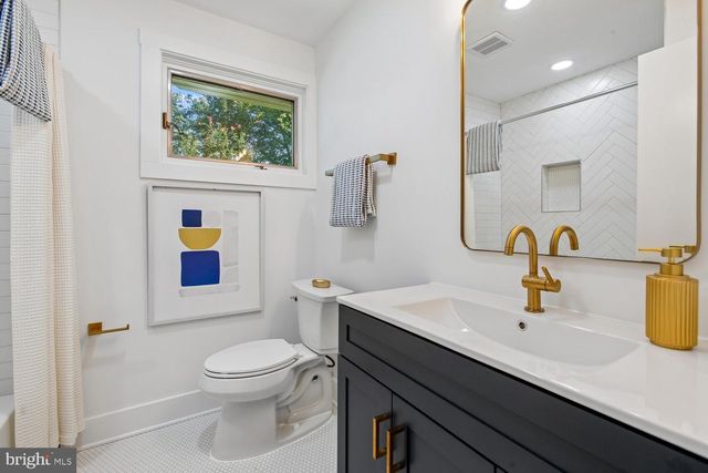 6533 COPA CT, Falls Church, VA 22044