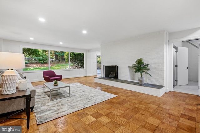 6533 COPA CT, Falls Church, VA 22044