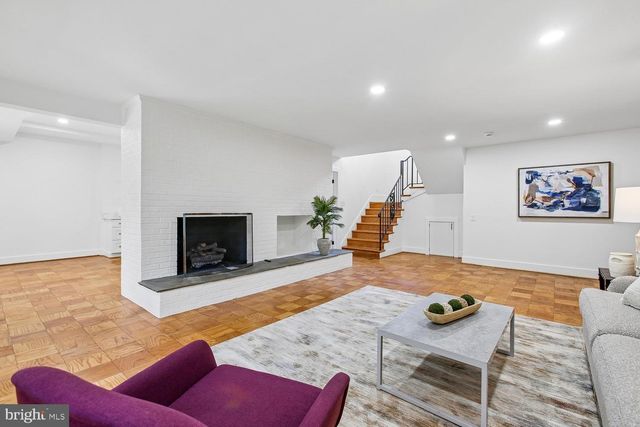 6533 COPA CT, Falls Church, VA 22044