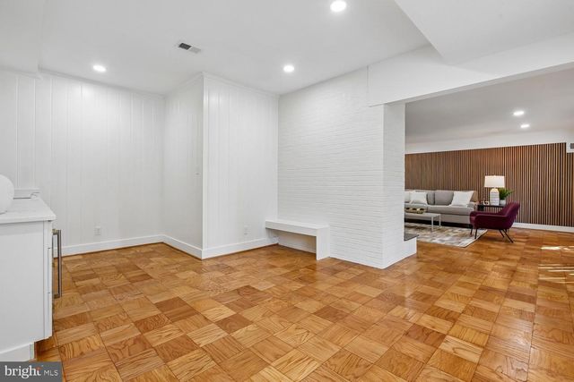 6533 COPA CT, Falls Church, VA 22044