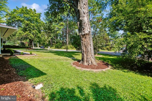 6533 COPA CT, Falls Church, VA 22044