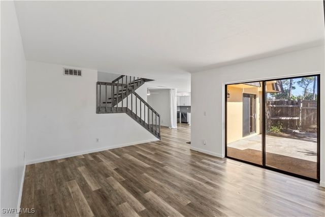 4001 Sandlewood LN 4, Fort Myers, FL 33907