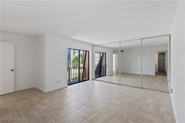 4001 Sandlewood LN 4, Fort Myers, FL 33907