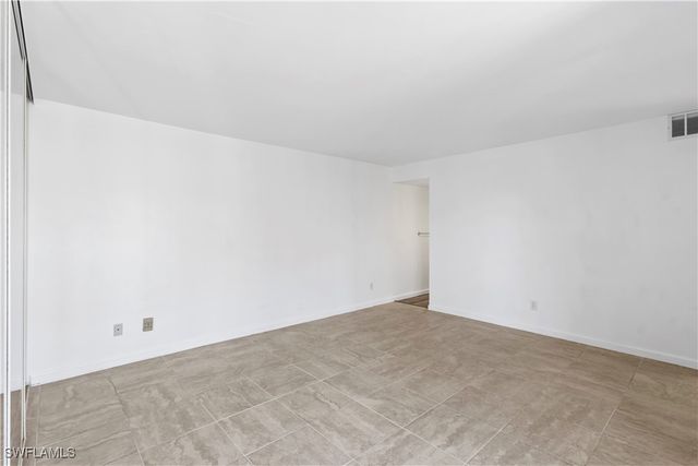 4001 Sandlewood LN 4, Fort Myers, FL 33907