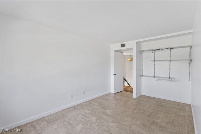 4001 Sandlewood LN 4, Fort Myers, FL 33907