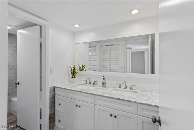 4001 Sandlewood LN 4, Fort Myers, FL 33907