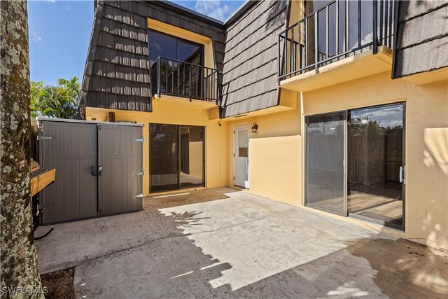 4001 Sandlewood LN 4, Fort Myers, FL 33907