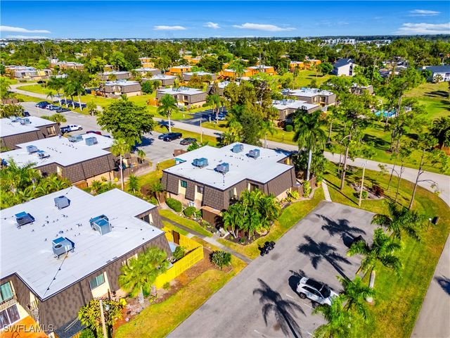 4001 Sandlewood LN 4, Fort Myers, FL 33907