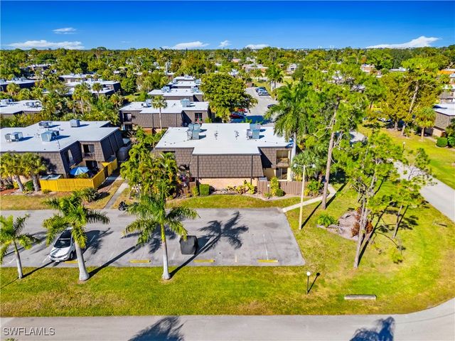 4001 Sandlewood LN 4, Fort Myers, FL 33907