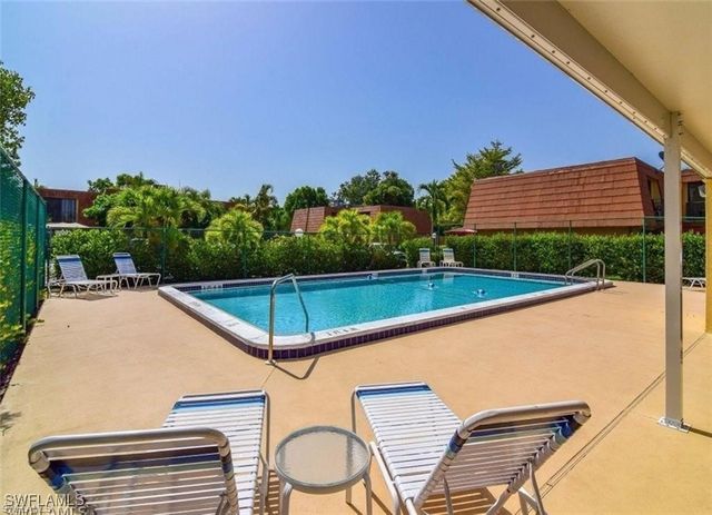 4001 Sandlewood LN 4, Fort Myers, FL 33907