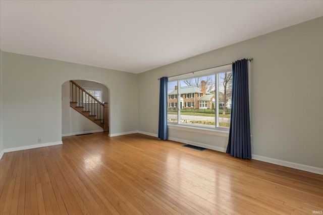 1219 Leeper Avenue, South Bend, IN 46617