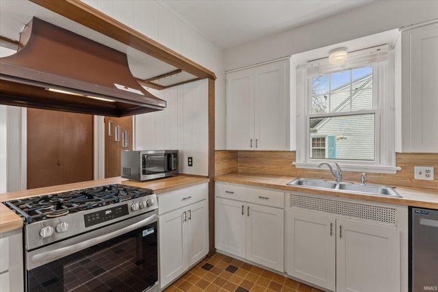 1219 Leeper Avenue, South Bend, IN 46617