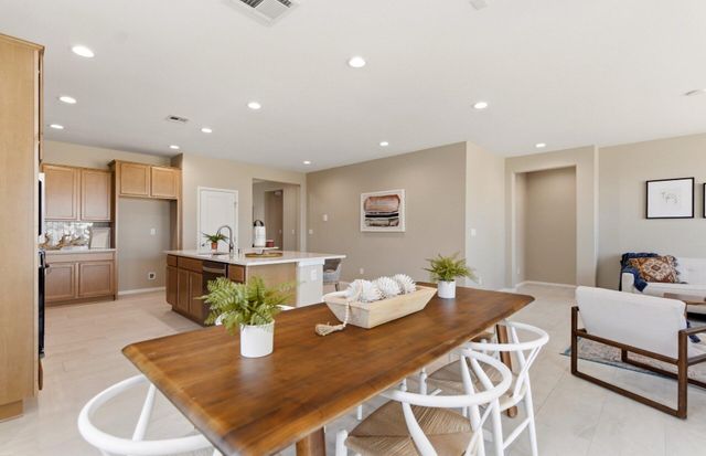 8324 Vonnegut Lane NW, Albuquerque, NM 87120