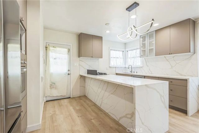 703 Avenue D, Redondo Beach, CA 90277