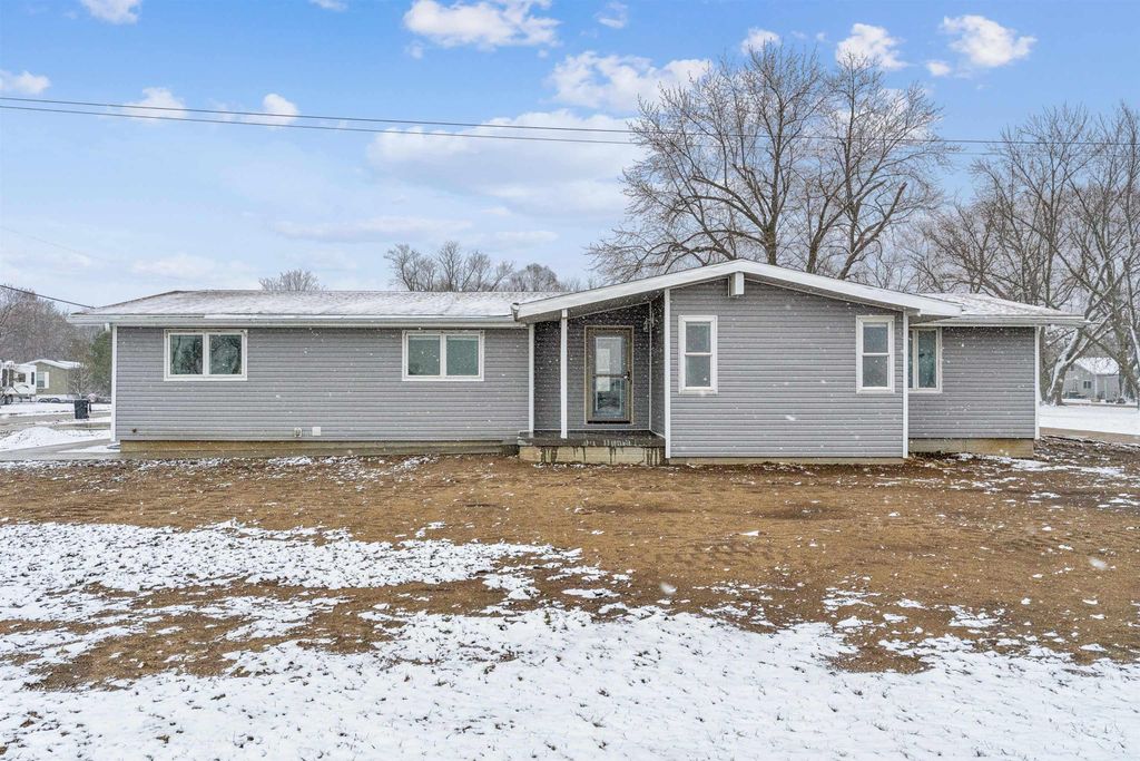 403 Maple Street, Janesville, IA 50647