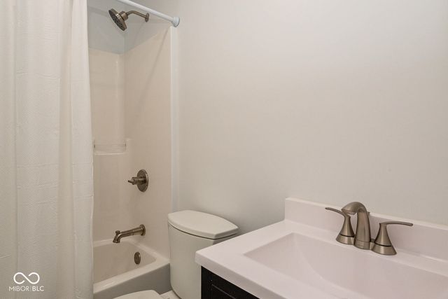 7425 S Harmony Road, Bloomington, IN 47403