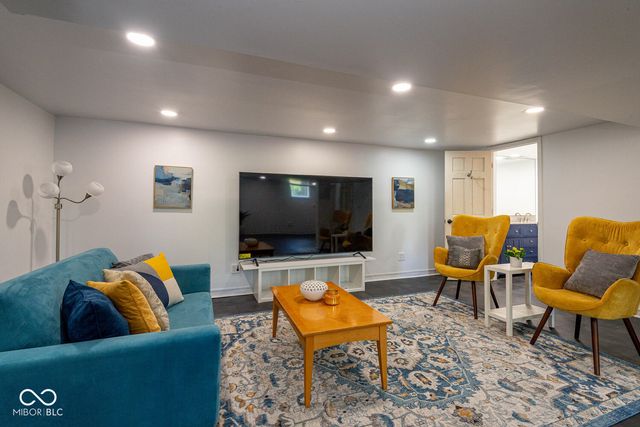 7425 S Harmony Road, Bloomington, IN 47403