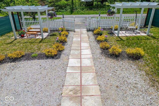 7425 S Harmony Road, Bloomington, IN 47403