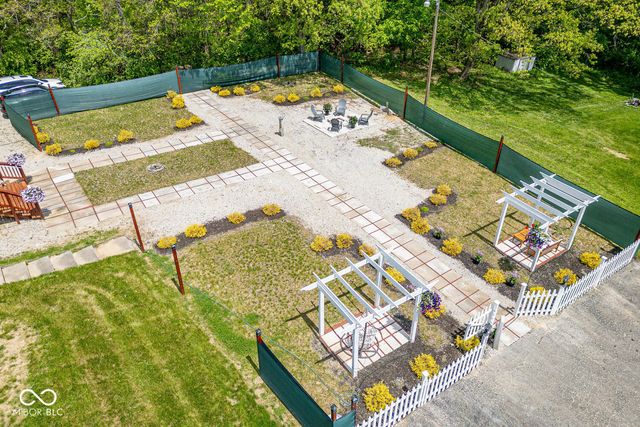 7425 S Harmony Road, Bloomington, IN 47403