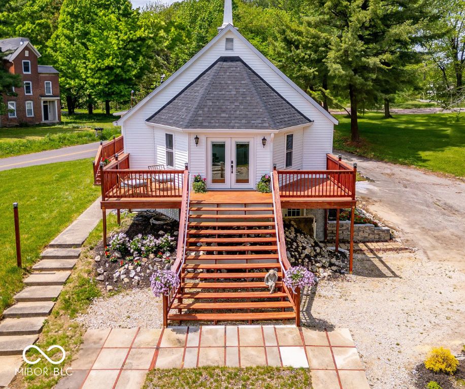 7425 S Harmony Road, Bloomington, IN 47403