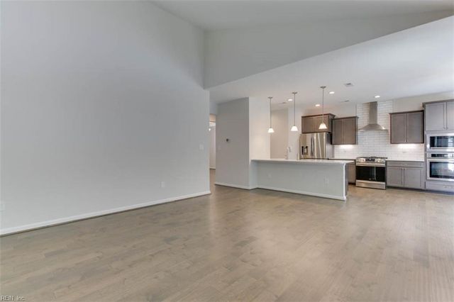 102 Bellflower LN, Suffolk, VA 23435