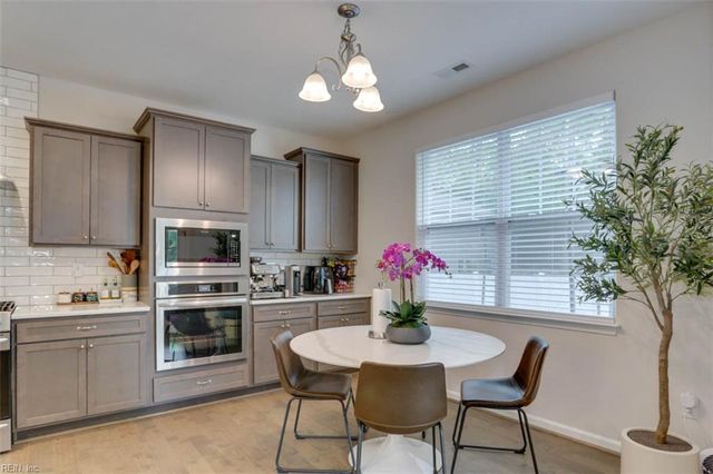 102 Bellflower LN, Suffolk, VA 23435