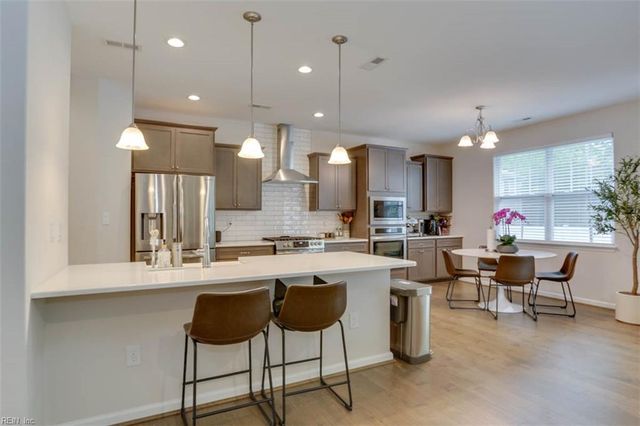 102 Bellflower LN, Suffolk, VA 23435