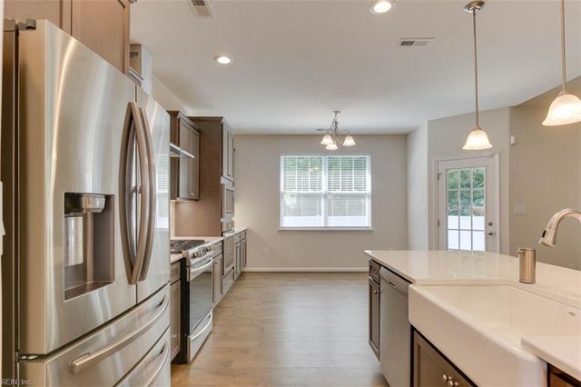 102 Bellflower LN, Suffolk, VA 23435