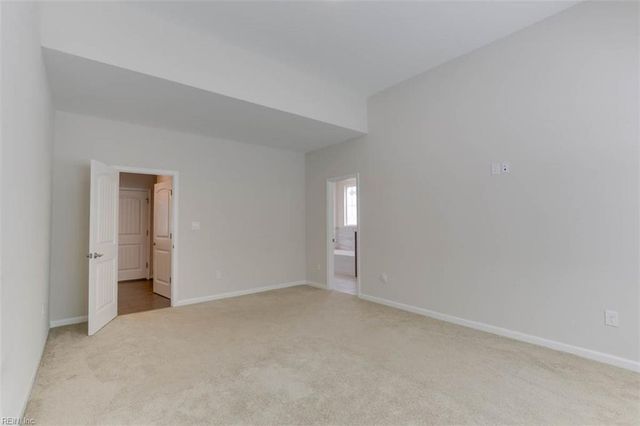 102 Bellflower LN, Suffolk, VA 23435